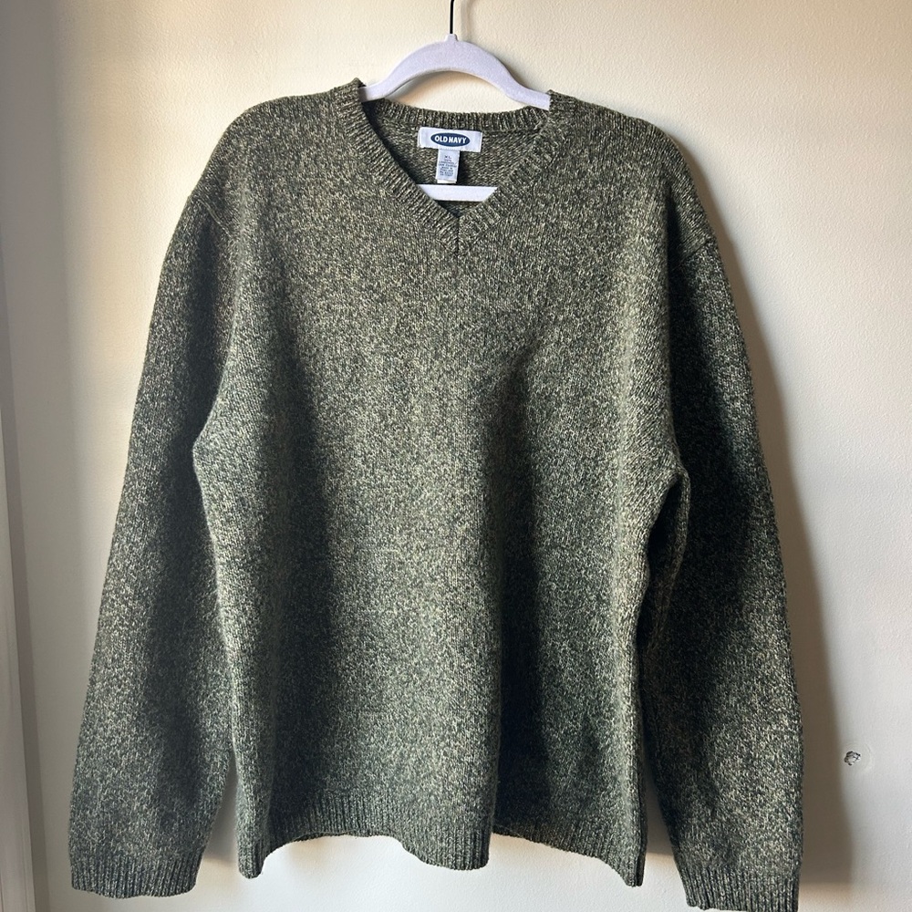 Old Navy Men's V-Neck Sweater